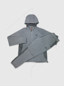 Cruyff Torrid Windbreaker/Pant Set Tracksuit Grey/Grey from StockUK