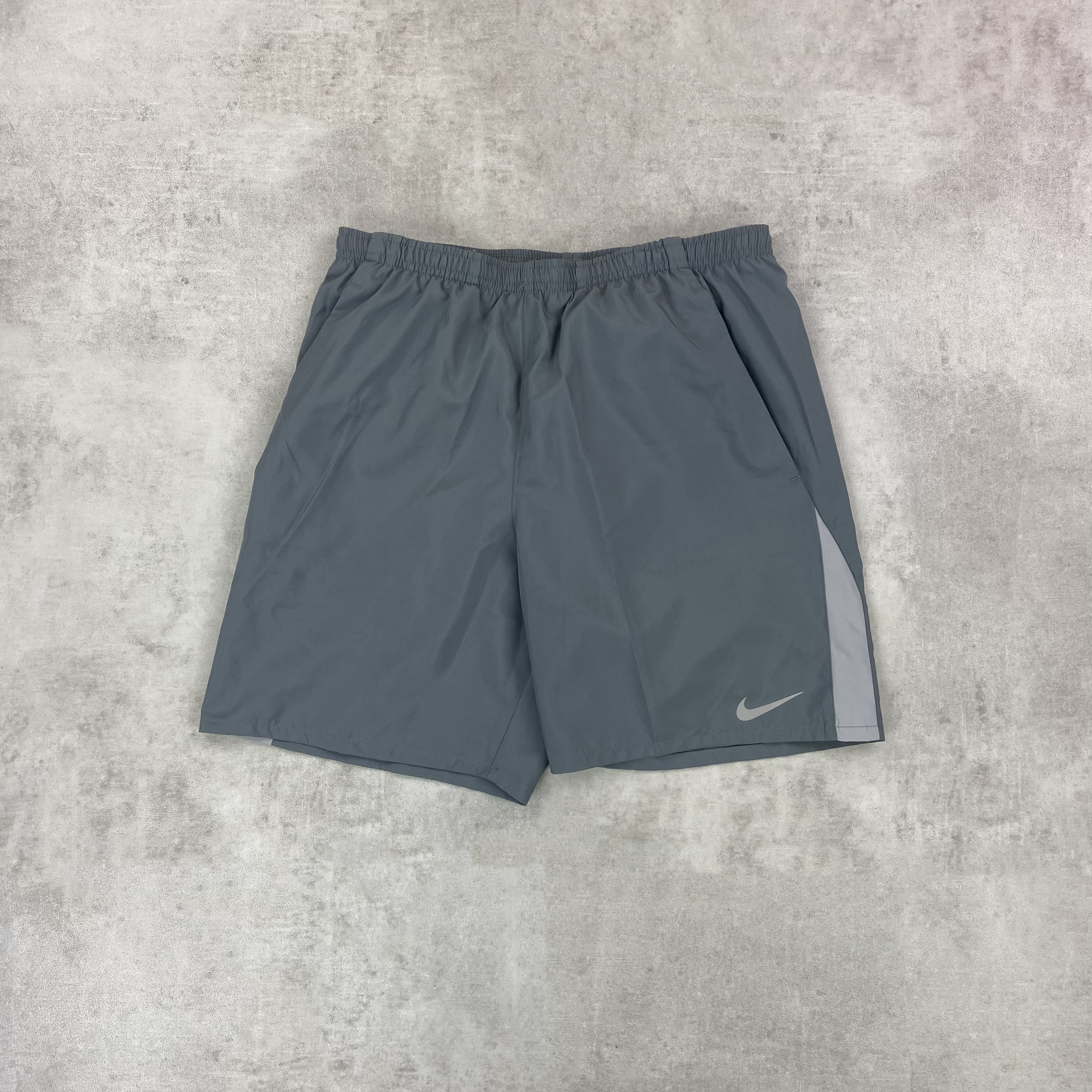 Nike Challenger Shorts Grey